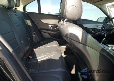 2016 Mercedes-Benz C 300 4Matic из США, поврежденный, VIN 55SWF4KB8GU138751